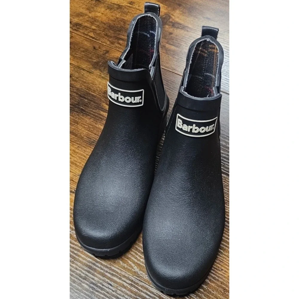 Barbour Wilton Black Boots Inner Plaid Sole Women's Size 5 Ex Cond